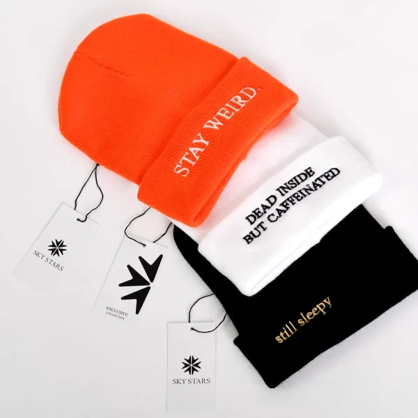 Beanie - stay weird - Imagen 4