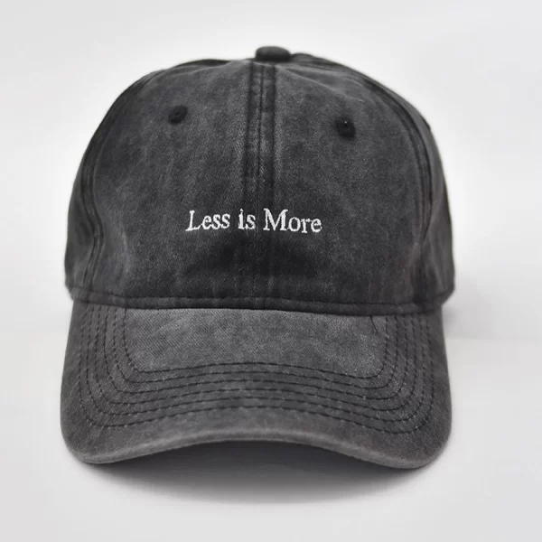 Gorra Less is more - color gris